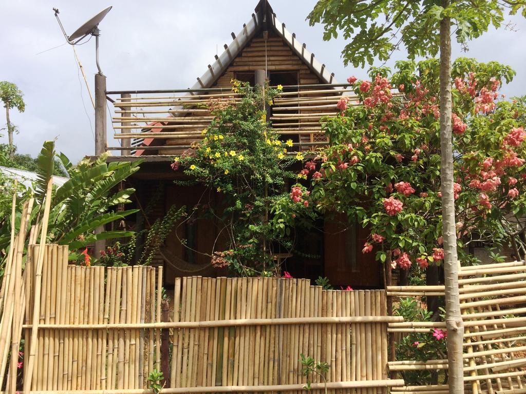 The Village House Puerto Princesa Bagian luar foto