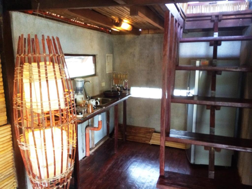The Village House Puerto Princesa Bagian luar foto