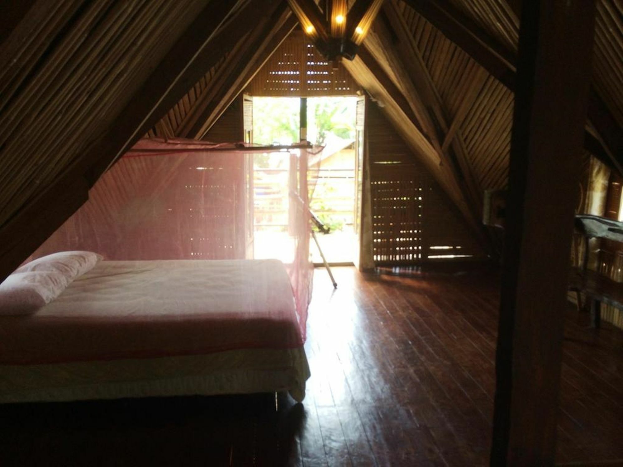 The Village House Puerto Princesa Bagian luar foto