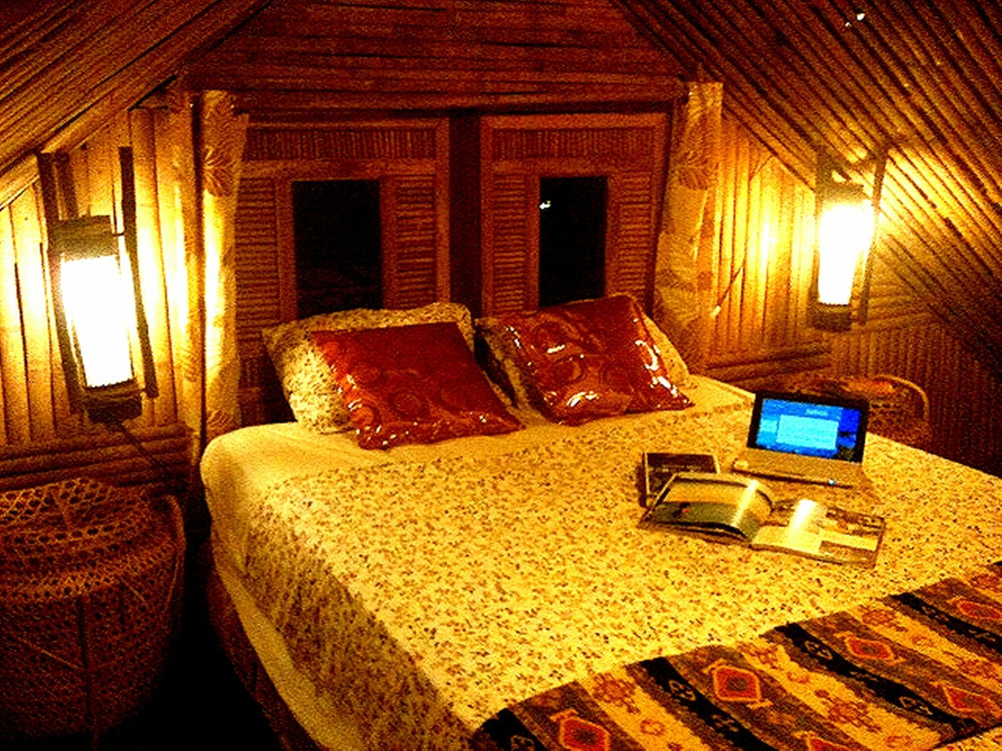 The Village House Puerto Princesa Bagian luar foto